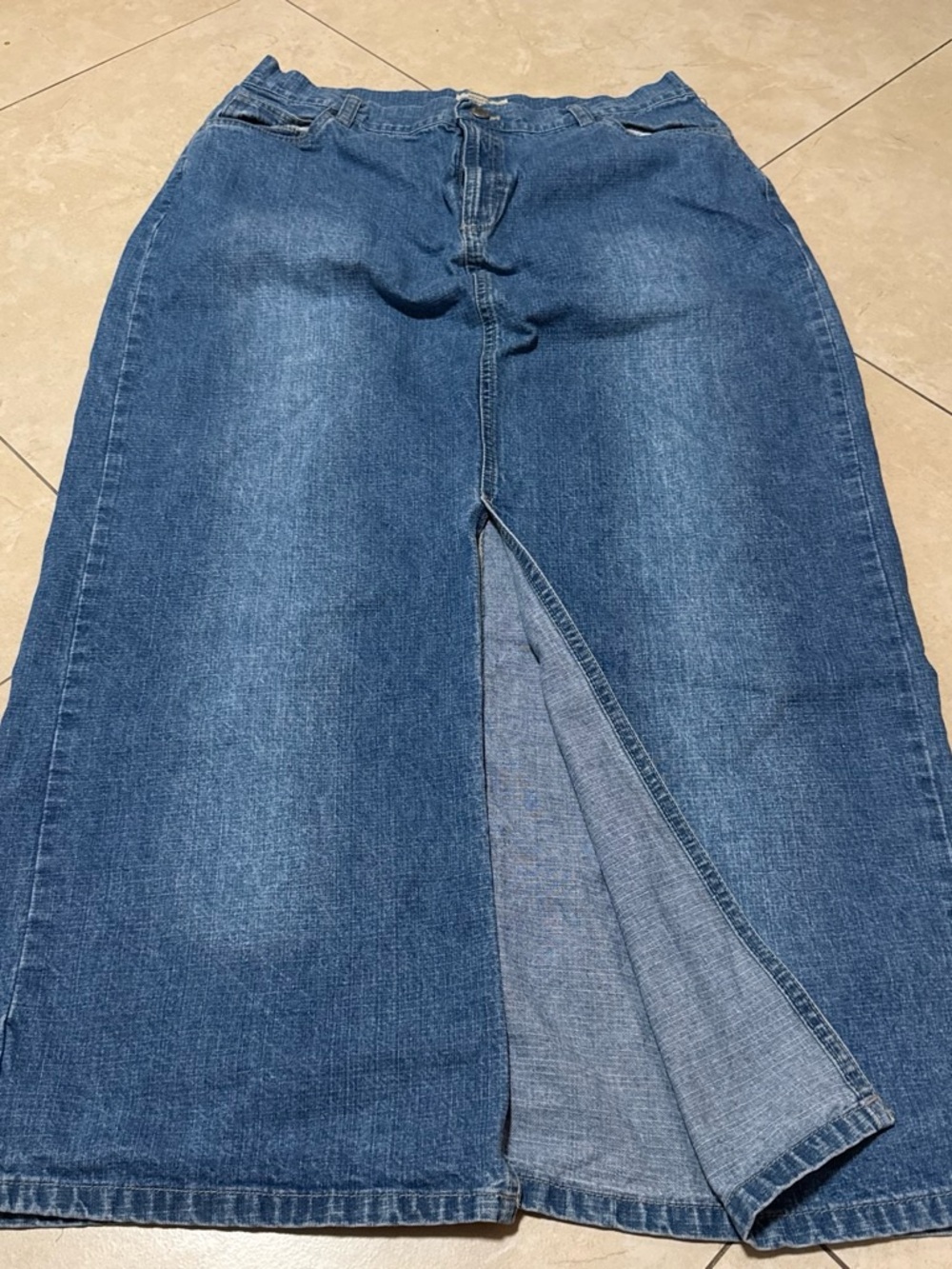 Women’s St.John’s Bay wash off Blue denim straight fit with a front slit-size 14
